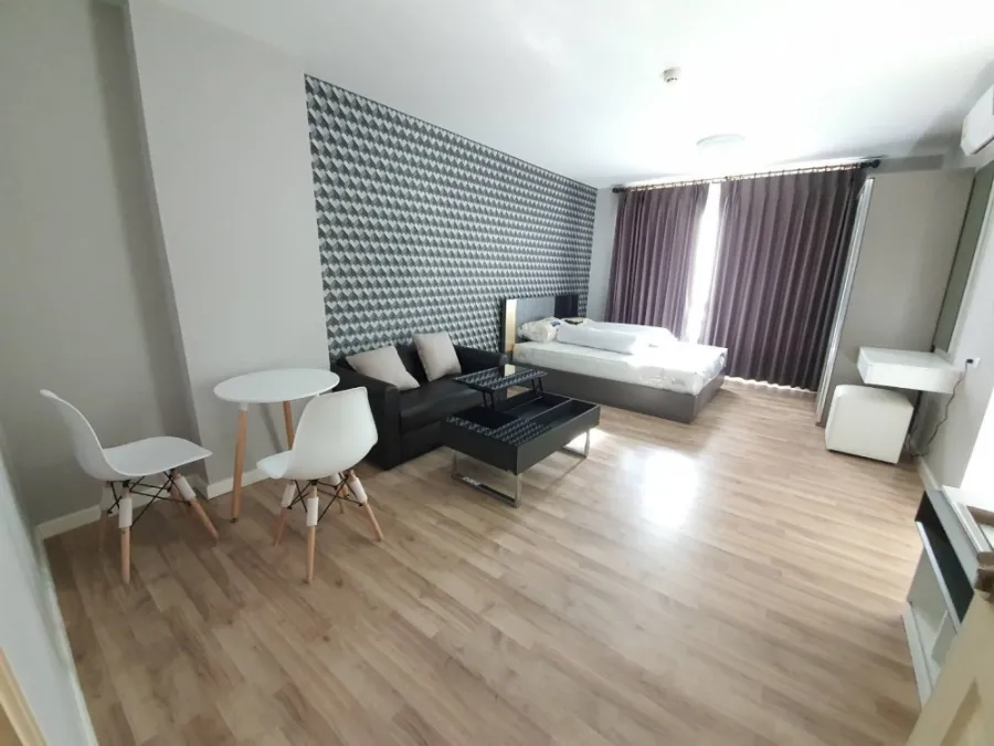 For Rent ดีคอนโด แคมปัสโดม รังสิต เฟส 2 ห้องสวยมาก ผนังติดวอลแจ่มๆ แถมได้วิวสวนสวยๆ ไม่จองไม่ได้แล้ว