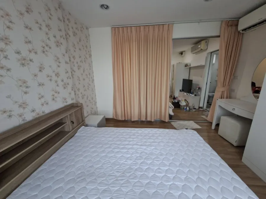 For rent: Premio Prime, Building C, 6th floor, corner room, view of houses and nearby buildings, and Kaset Nawamin Road. Reserve now!