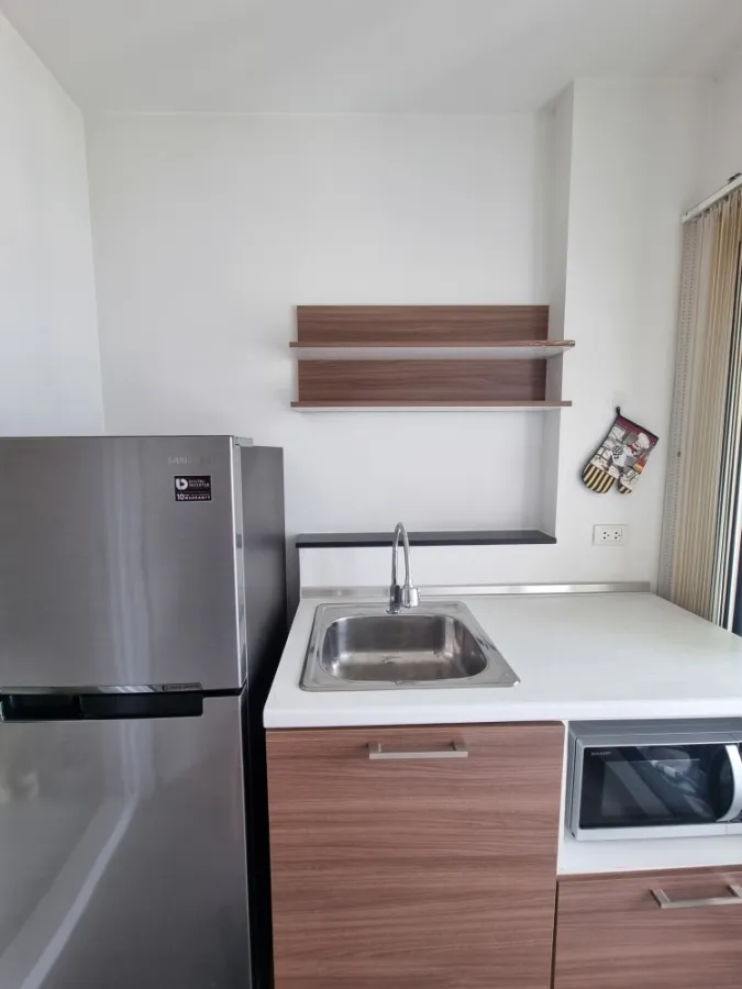 For sale and rent, The Tree Interchange, 38th floor, city view, well decorated room, fully furnished, big screen TV, book now.