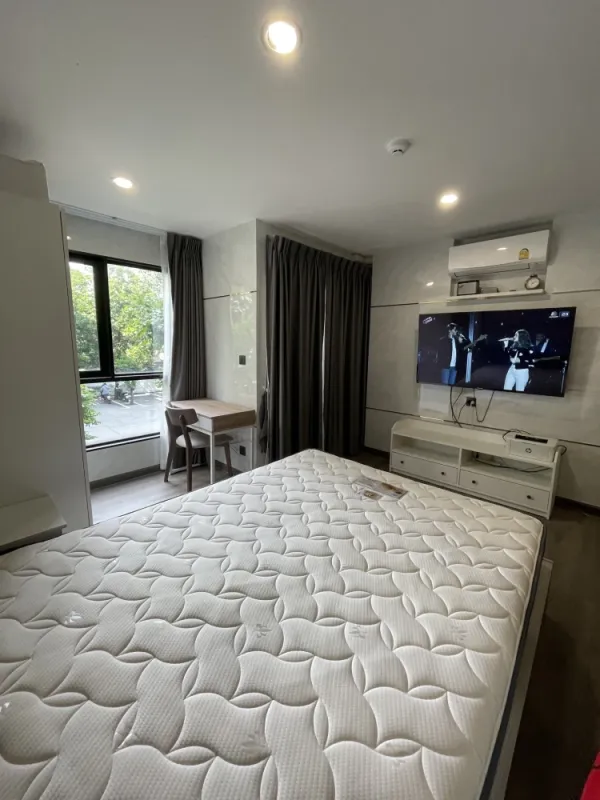 ให้เช่า แอชเชอร์ พรีเว่ สุทธิสาร ห้องแต่งสวยสไตล์ Luxury สีขาวทองหมดทั้งห้อง พร้อมอยู่ เฟอร์ครบ