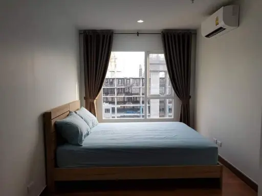 Condo for sale, Regent Home Bangson, pool view. Convenience Very nice to own. Buy now. Don't wait.