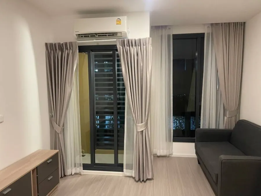 Denim Jatujak for rent, studio room, 7th floor, good height, good price, I can tell you that you need to book here quickly.
