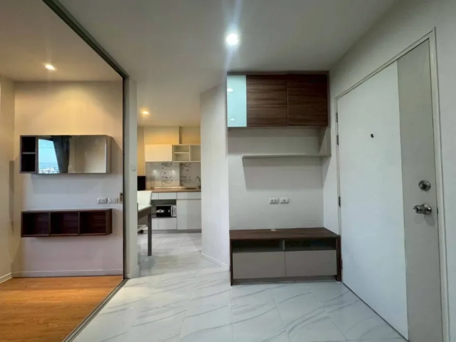 For rent: Lumpini Condo Town Ramindra-Lat Pla Khao, 4th floor, fully furnished, ready to move in. Book now!