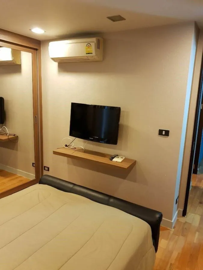 Quad Silom for sale, spacious room, comfortable, well decorated. It's such a nice place to live. If you don't reserve, you will be disappointed.