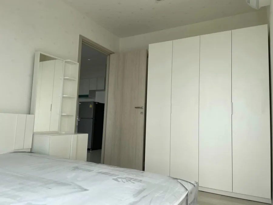 For sale, for rent, Life One Wireless Condo, 29th floor, high view, nice wallpaper, best price, hurry and reserve now.