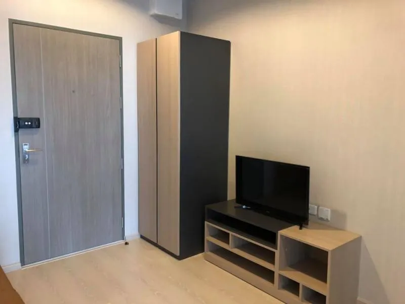 - Rent ideo sukhumvit 115, 31th floor, shady side, not hot, ready to move in. Good central part Fully furnished, tight, hurry