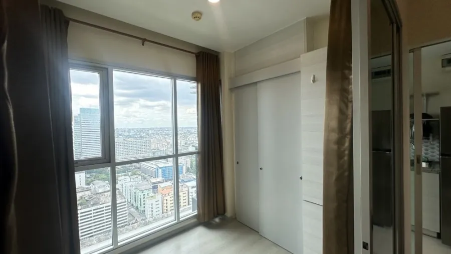 ให้เช่า!! คอนโด ไลฟ์ รัชดาภิเษก Corner Room ชั้น 29 ตึก B ห้องรีโนเวทใหม่ทั้งหมด ห้ามพลาด!!