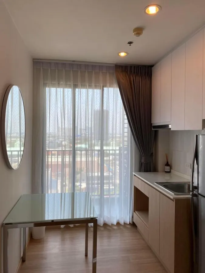 Condo for sale, The Base Chaengwattana, built-in kitchen in minimalist style Comes with a lot of extras. Hurry up to reserve.