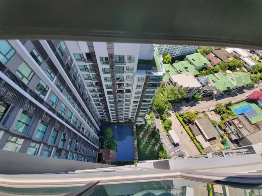 ขาย ให้เช่า Rhythm Sukhumvit 36-38 ชั้น 23 วิวส่วนกลาง ตกแต่งน่าอยู่ ติดวอลเปเปอร์ทั้งห้อง จองเลย