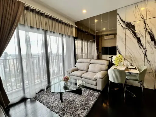 For rent, Park Origin Thonglor, high floor, beautiful room, full built-ins, very livable. As good as this, hurry and reserve now. Urgent.