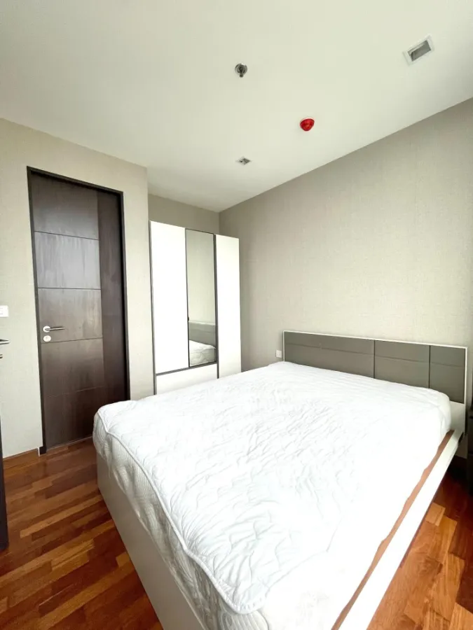 For rent!! Wish Signature Midtown Siam Condo, 22nd floor, south facing, beautiful room, very livable, great price, don't miss it!!