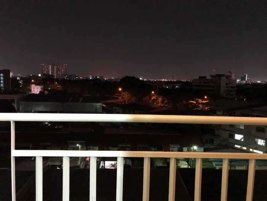For rent, Lumpini Ville Prachachuen-Phong Phet 2, corner room on the edge, good view, no block, definitely not disappointed when booking.