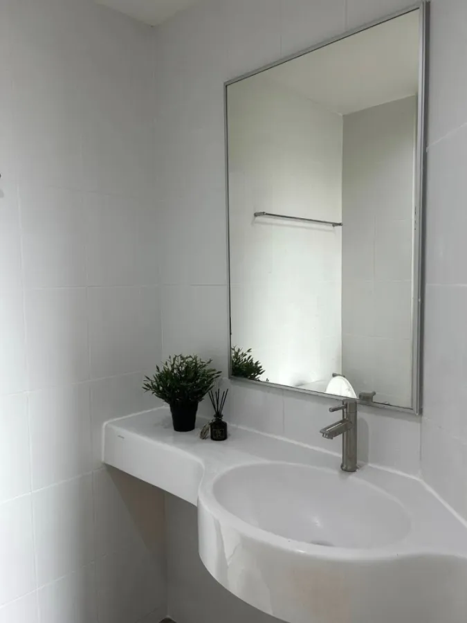 For rent, Lumpini Ville On Nut-Pattanakarn, nice room decorated in white tones. Airy view If interested, reserve now.