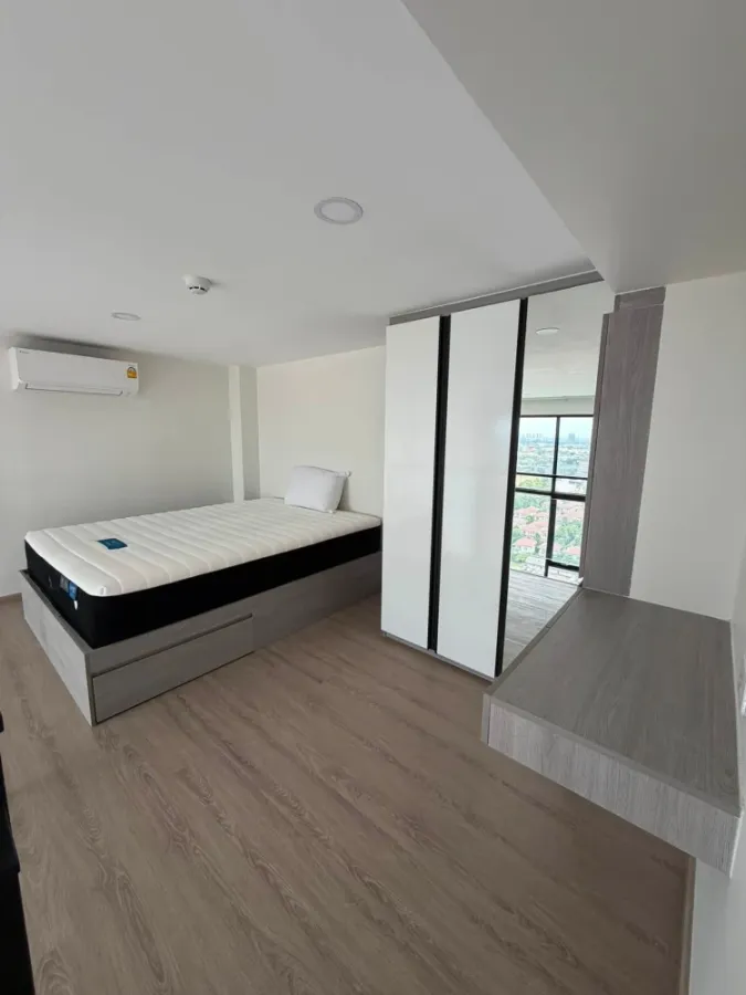 For rent: Origin Plug & Play Nonthaburi Station, a two-story unit, ready to move in, with a beautiful view. Don't miss out!