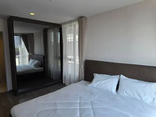 For rent: Ideo Mobi Sukhumvit 40. A lovely room with complete furnishings. Book now!