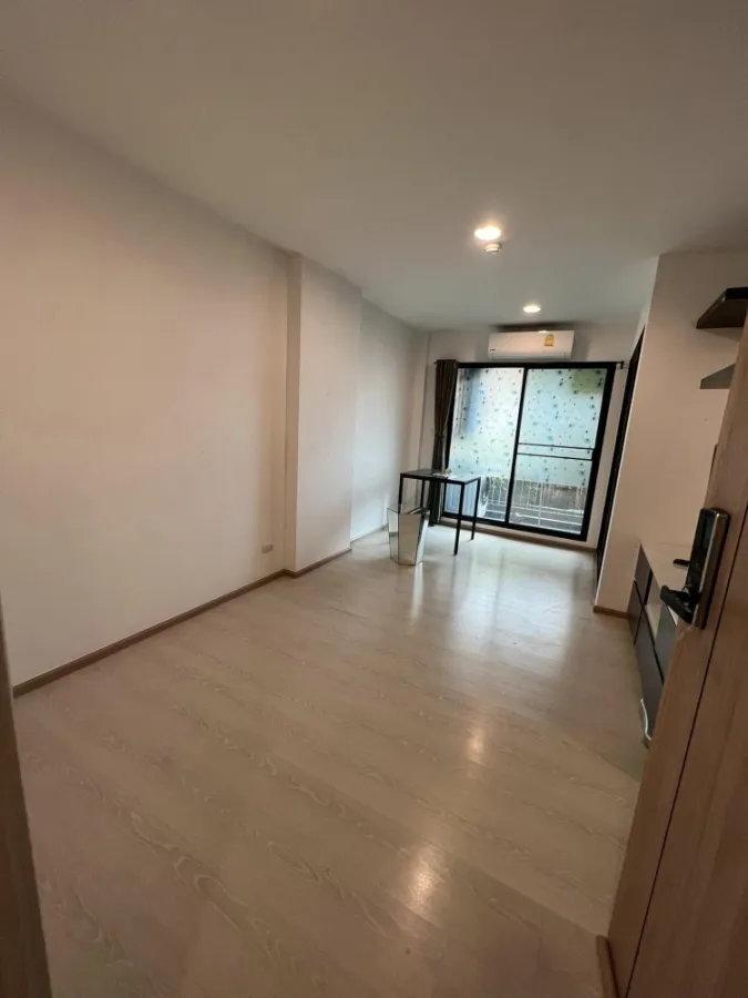 For sale: The Excel Groove Lasalle 52, natural view, room ready to move in. Fully furnished and electrical appliances. Reserve now.