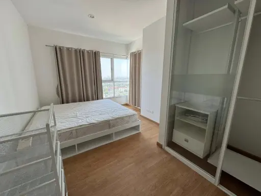 For rent: The Parkland Phetkasem. Nice, spacious high-floor unit. Book now! images