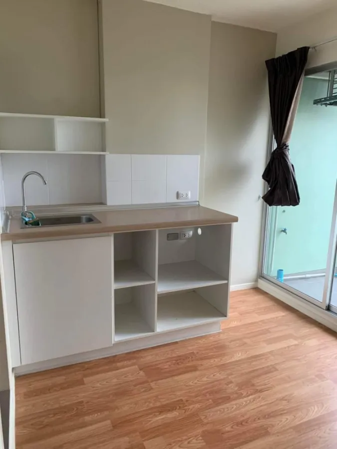Condo for rent, Lumpini Ville Onnut - Ladkrabang 2, Building D, 4th floor, corner room, private, friendly price, book now.