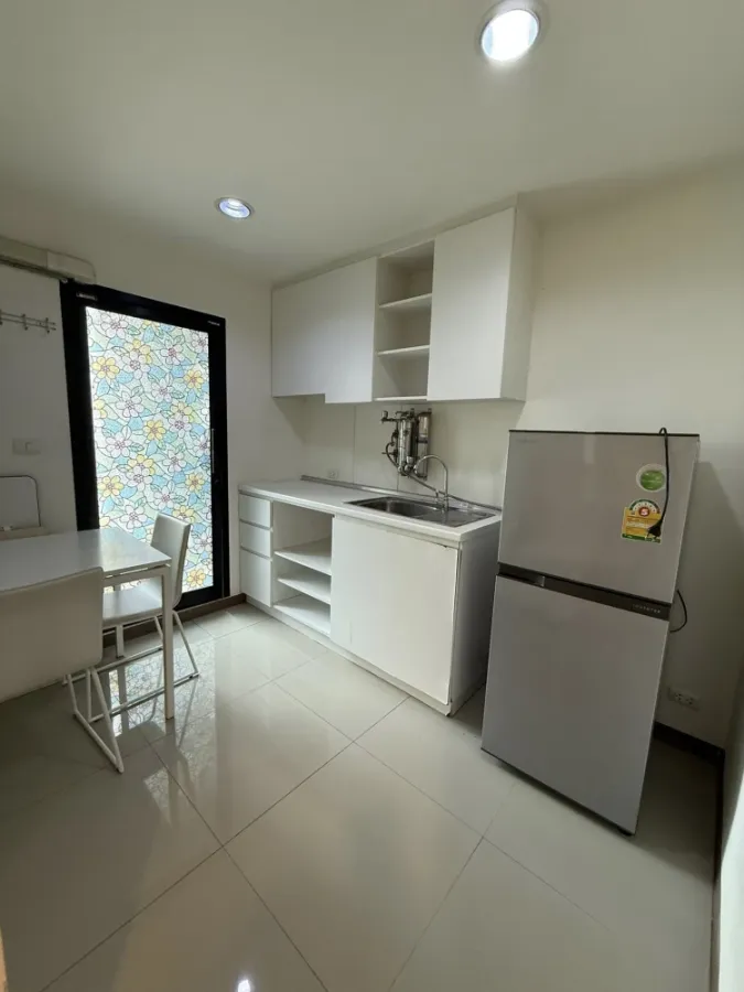 For sale: The Estate Thapra, 5th floor, corner room, great location, fresh air, quiet atmosphere, perfect for relaxation.