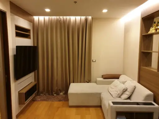 For rent, the address asoke, 2 bedrooms, 2 bathrooms, size 66 sq.m., beautiful built-in, suitable height, come and book now.