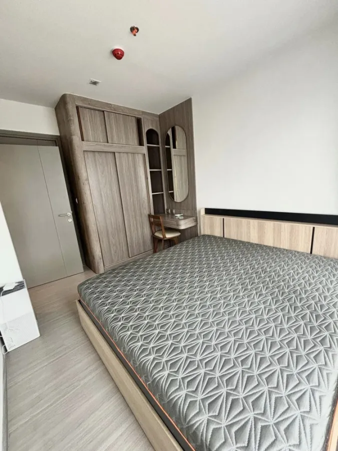For rent Life Asoke Hype ห้องแต่งน่าอยู่ บิวอิ้นตู้เสื้อผ้าใหญ่ ที่เก็บของจุกๆ คุณต้องไม่ควรพลาด