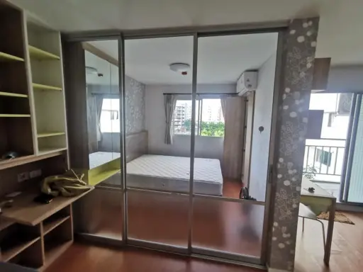 Lumpini Township, Rangsit, Khlong 1, large room, size 26 sq m. Built-in room with wallpaper. Book quickly.
