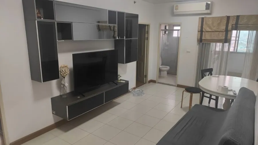 Urgent sale, Supalai Park Asoke-Ratchada, big room, comfortable, not too expensive, come own it today, don't wait.