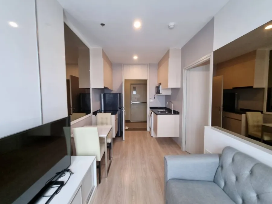 Condo for rent, Noble Revolve Ratchada, 31st floor, very beautiful room Built-in in the whole room Beautiful and good like this. Don't miss it.