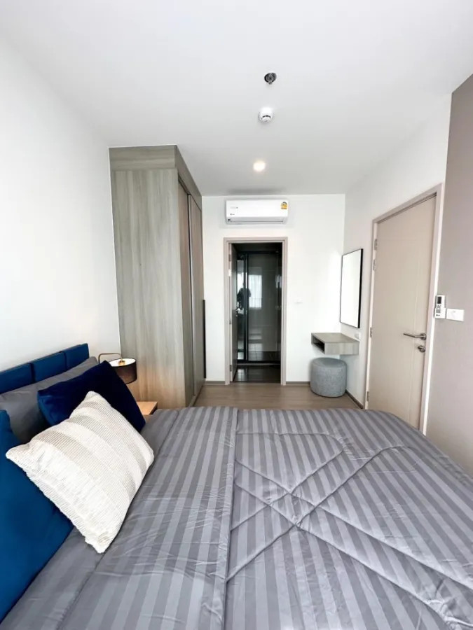 For rent: THE BASE Phetchaburi-Thonglor, 23rd floor, great city view, beautiful room, very livable. Book now, great value.
