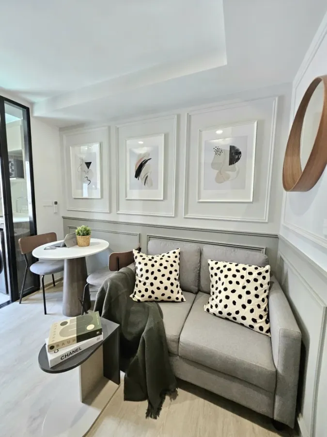 For rent: Nue Cross Khu Khot Station, 5th floor, pool view, beautiful room, fully furnished, nice to live in, book now.