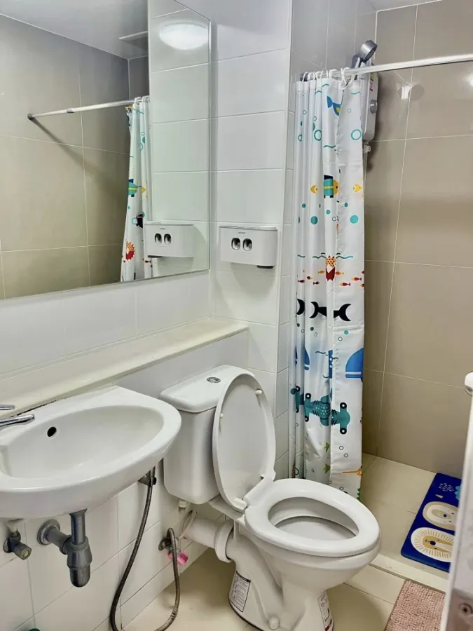 Plum Condo Chaengwattana Station for sale: 2 bedrooms, spacious living area, and complete amenities. Book now!
