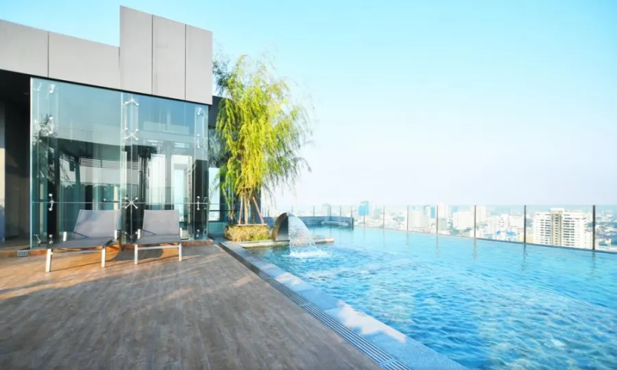 For rent H Condo Sukhumvit 43, great room number. Simply decorated, very livable, lots of usable space, book now.