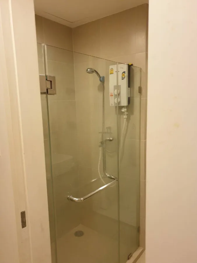 For rent urgently!! Condo Whizdom Punnawithi Station, fully furnished, good location, convenient transportation, don't miss it!!