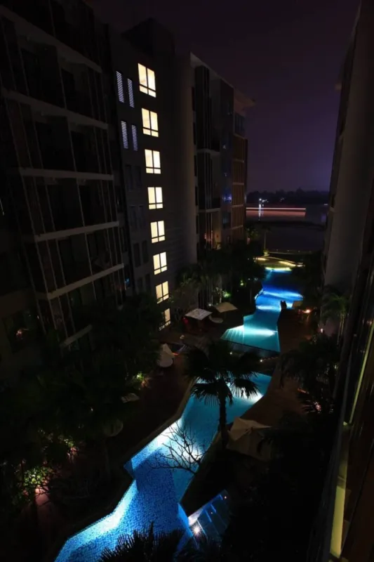 ขาย คอนโด Metro Luxe Riverfront Rattanathibet ทีวีจอใหญ่จุใจ เตียง King Size นอนสบาย รีบจับจองเลยจ้า