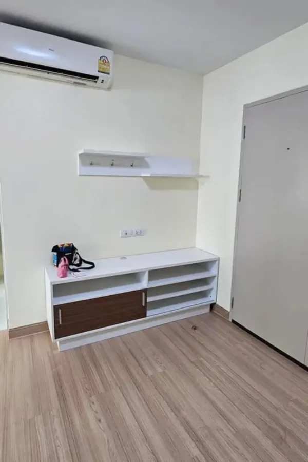ขาย สมาร์ท วัชรพล ห้องพร้อมอยู่ เฟอร์นิเจอร์แจ่มๆ เครื่องใช้ไฟฟ้าอย่างดี อย่ามัวแต่มองจองเลยจ้า