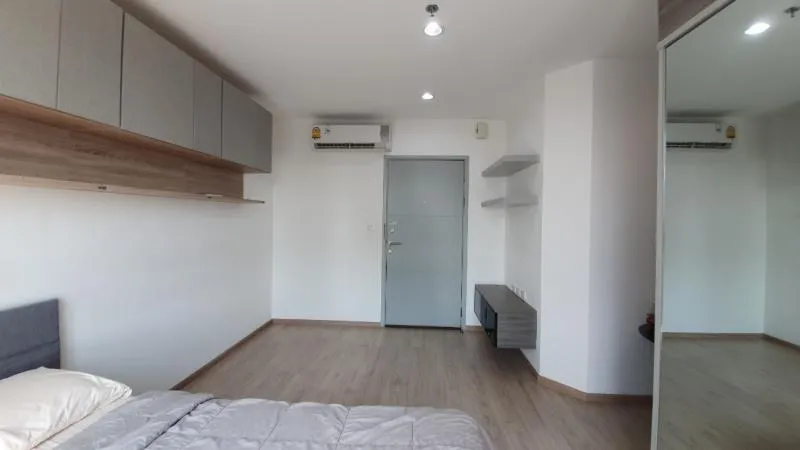 Urgent sale, Ideo Condo, Wutthakat, beautiful room, ready to move in. Built-in furniture in the whole room, complete electrical appliances, book now