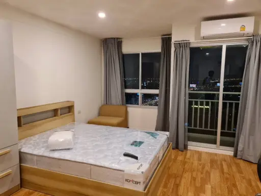 For rent Lumpini Ville Phatthanakan-Srinakarin, 31st floor, good view, separated rooms, ready to move in, don't miss it.