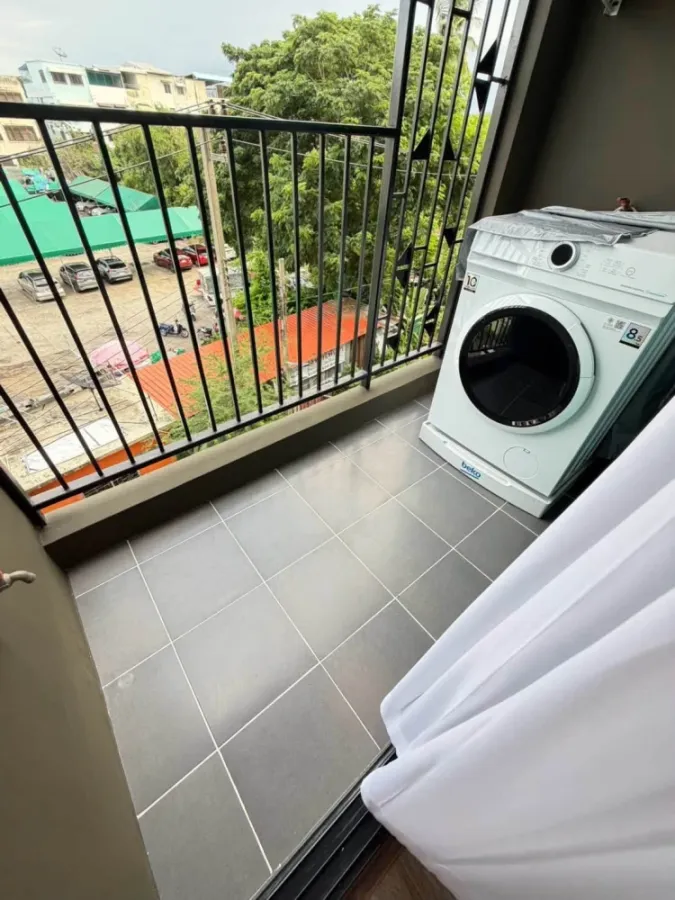 Sun City Condo for sale, near Fai Chai MRT station. The actual unit is even more beautiful than the pictures. Great location. **Corner unit, large siz
