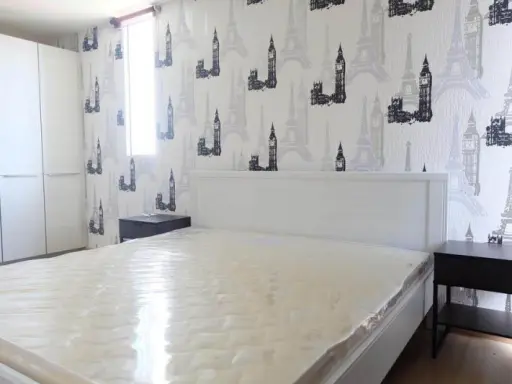 For rent, M Society Condominium, wall attached to the wall, beautiful decorated room, luxurious, looks very expensive, large room, lots of space, if interested, hurry up.