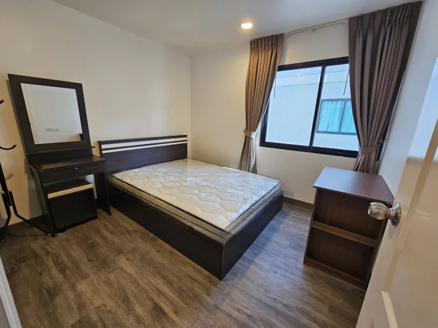 ขาย B.Loft Sukhumvit 109 ห้องพร้อมเข้าอยู่ วิวสระ เฟอร์พร้อมราคาสบายกระเป๋า จองเลย!!!