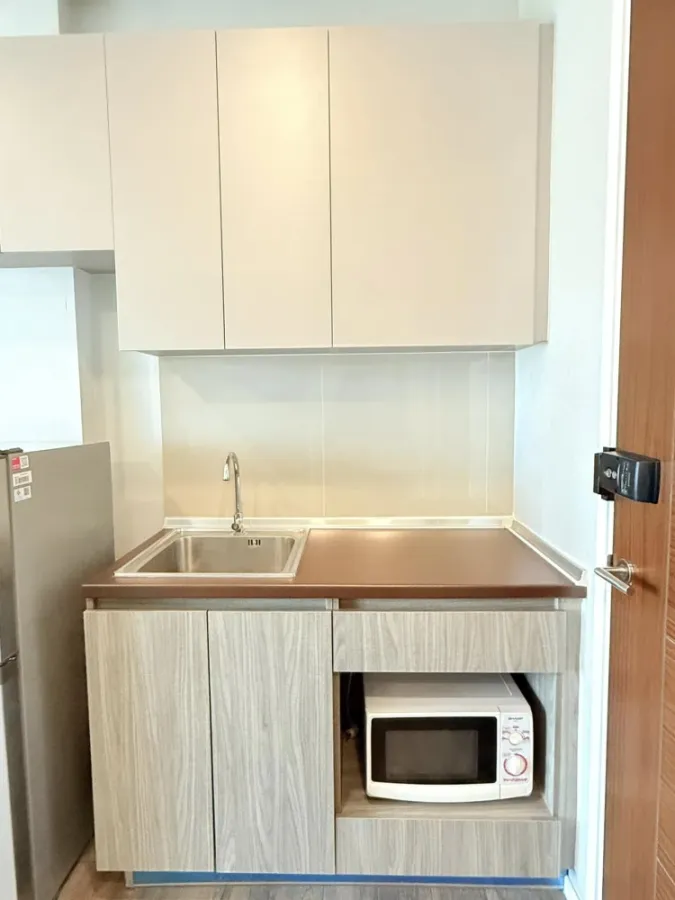ให้เช่า คอนโด Brown Condo รัชดา32 ห้องน่าอยู่ ติดวอลเปเปอร์อย่างดี ราคากันเอง จองเลย