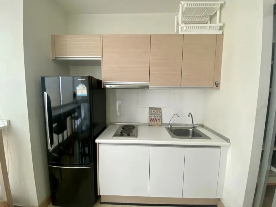 Rhythm Ratchada condo for rent, nice room, soft color tone Decorated with a picture frame. Good price. Hurry up to reserve.