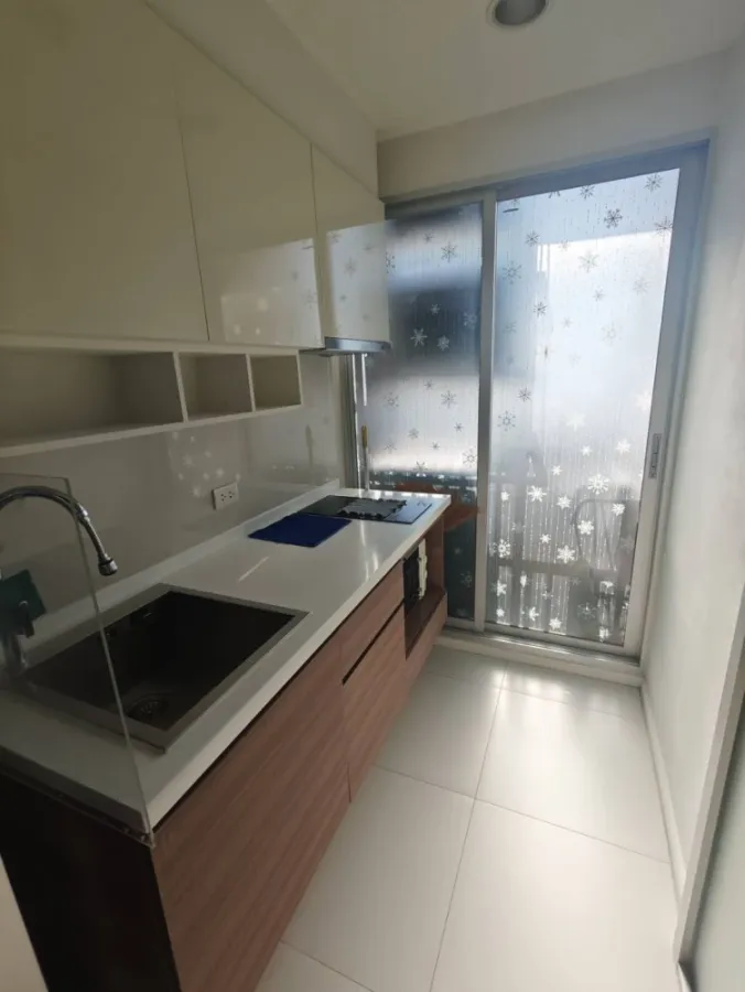 For rent!! Condo Fuse Chan-Sathorn (corner room), new room, complete with furniture and electrical appliances, ready to move in, don't miss it!!