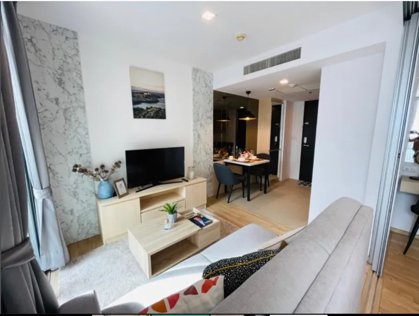 For rent: House 23 Ratchada-Ladprao, high floor, spacious room, fully furnished, just bring your own luggage and move in.