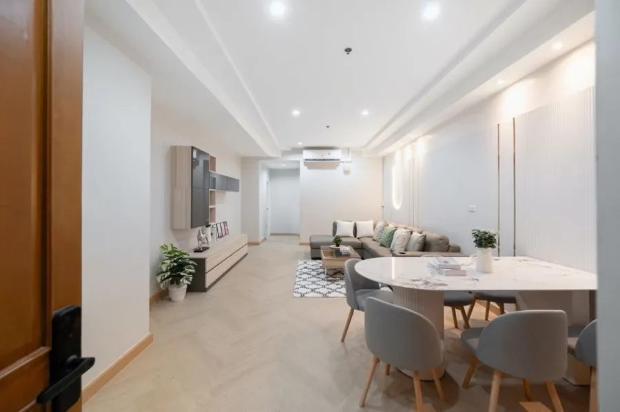 Baan Chao Phraya for sale, large, spacious room with built-in furniture. Full range of electrical appliances, great value, hurry and reserve now.