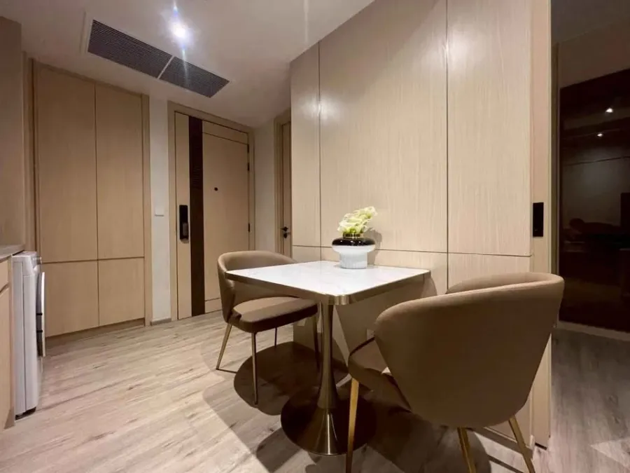 For rent sell: AROM WONGAMAT, a lovely room, beautifully decorated, with a beautiful view of Pattaya. Don't miss out on something this good.