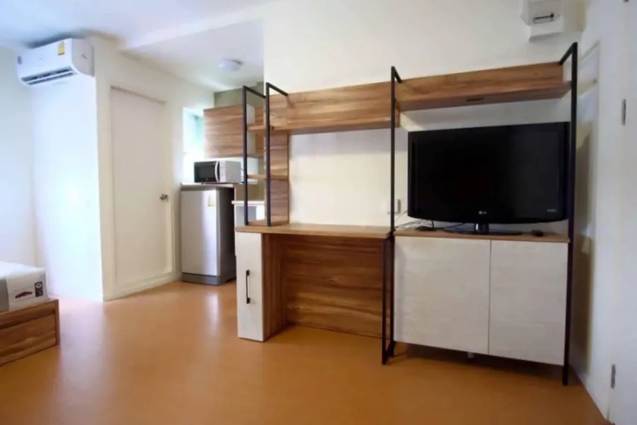 For rent, Lumpini Township, Rangsit, Khlong 1, complete with furniture and electrical appliances. Book now, don't miss out.