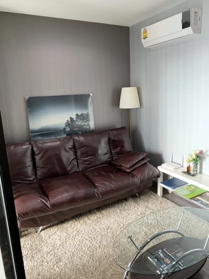 Condo for sale, The Base Park East, separate rooms, fully furnished, good price, if you miss it you will regret it.