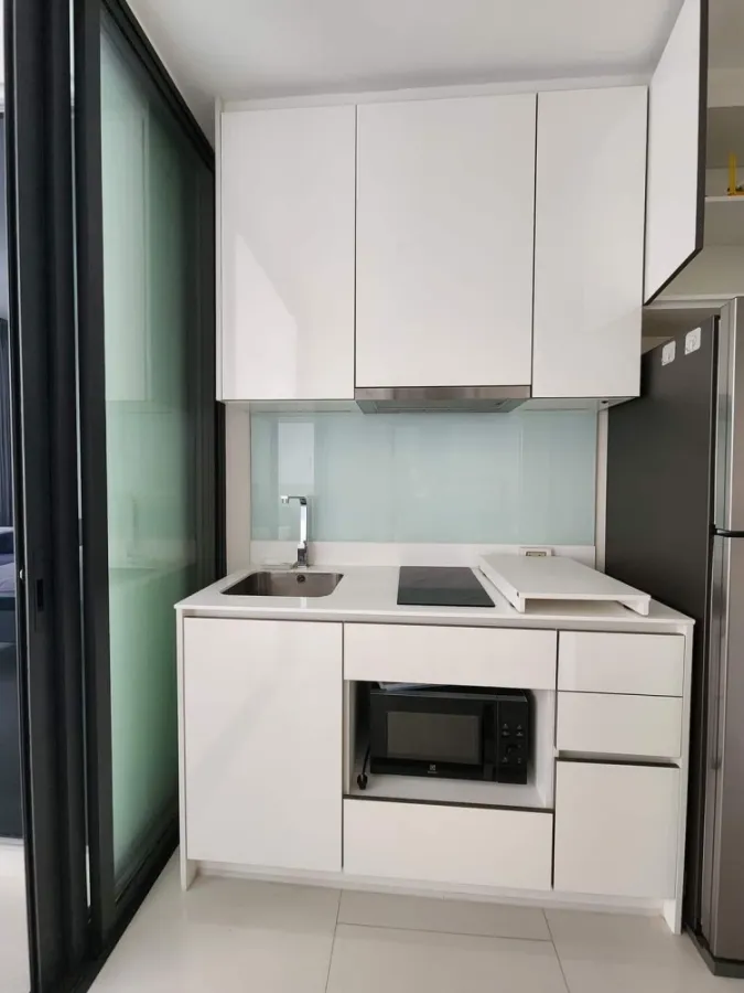 For rent, Massarine Ratchayothin, nice room, 10th floor, Chang Building view, fully furnished. Reserve first, stay first.