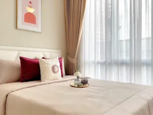 For rent: The Sky Sukhumvit, 2nd floor, beautiful and stunning room, fully furnished, book now, don't wait.